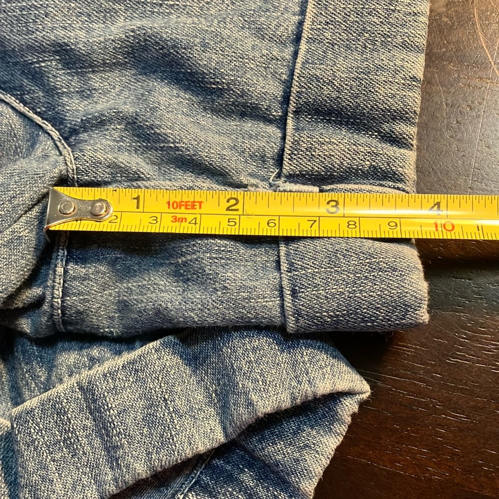The Limited Vintage 90s Light-Medium Wash Denim Pleated and Cuffed Shorts - Picture 7 of 7